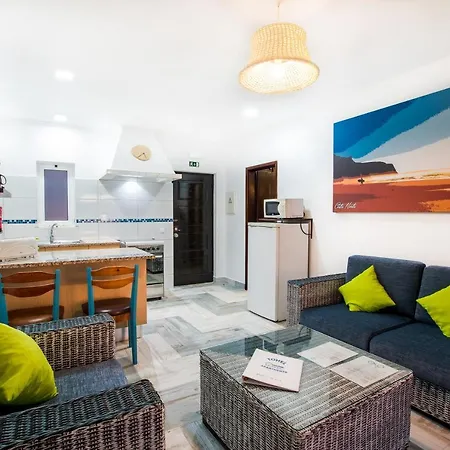 Tonel Turisticos Aparthotel